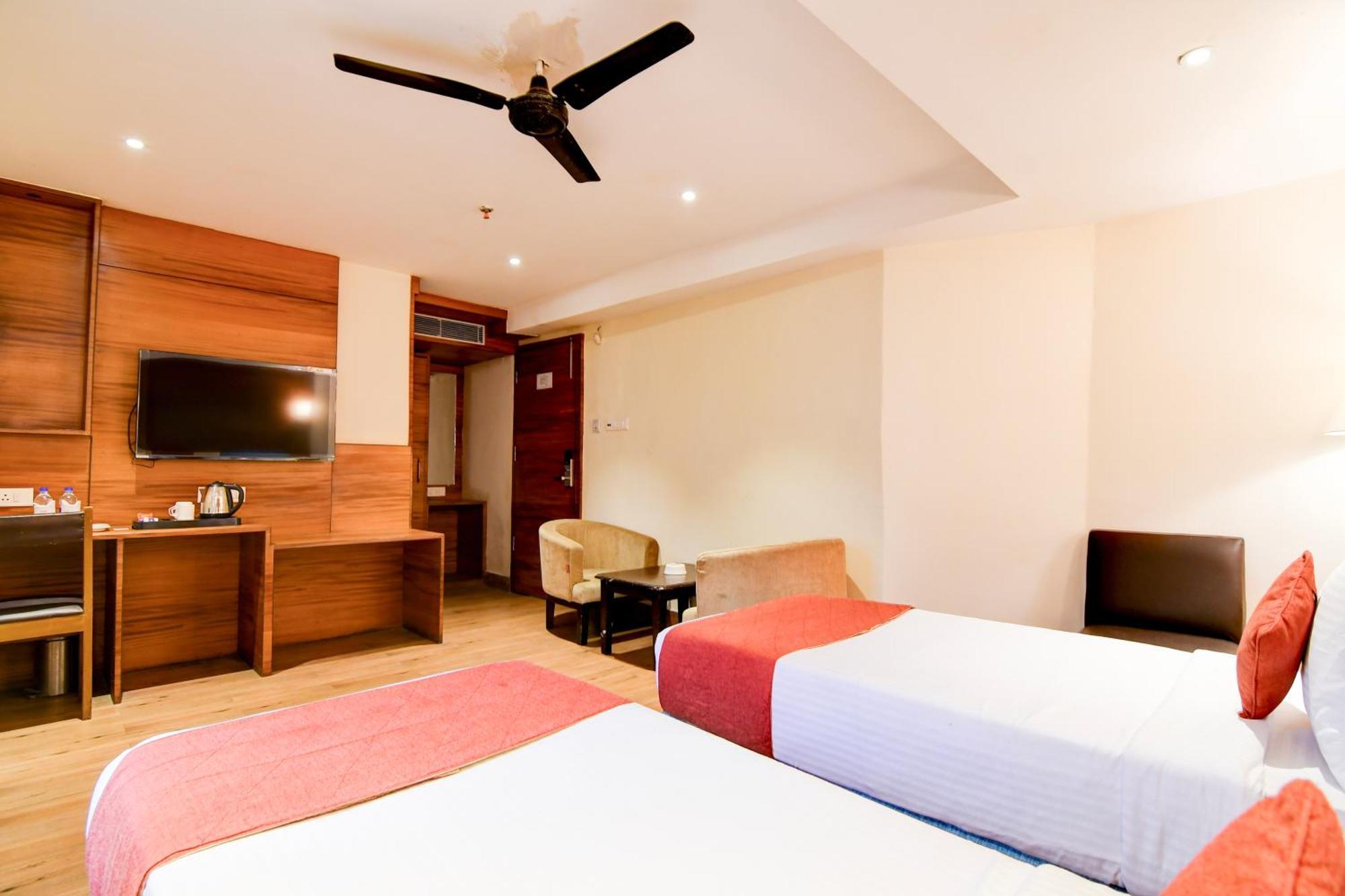Hotel King'S Crown Колката Екстер'єр фото