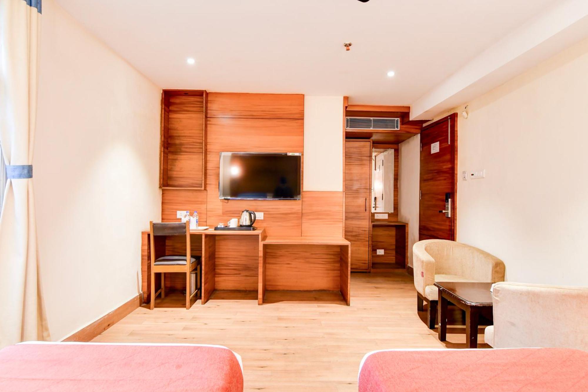 Hotel King'S Crown Колката Екстер'єр фото