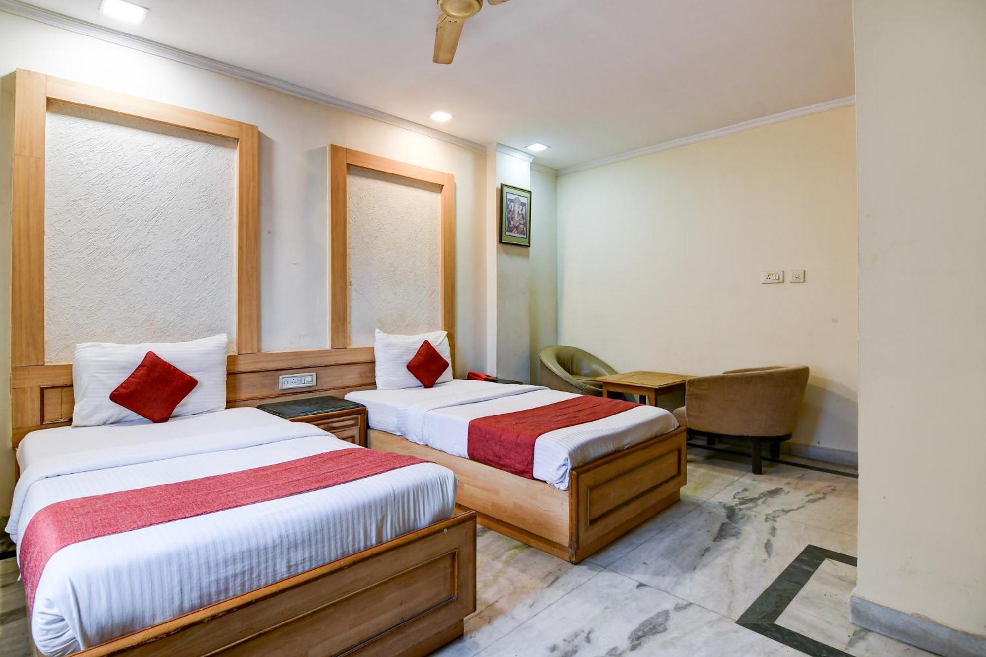 Hotel King'S Crown Колката Екстер'єр фото