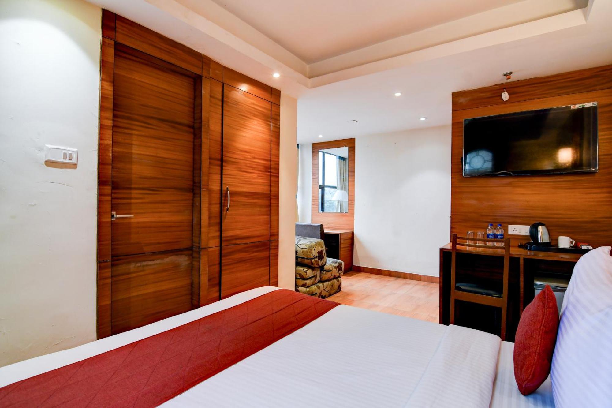 Hotel King'S Crown Колката Екстер'єр фото