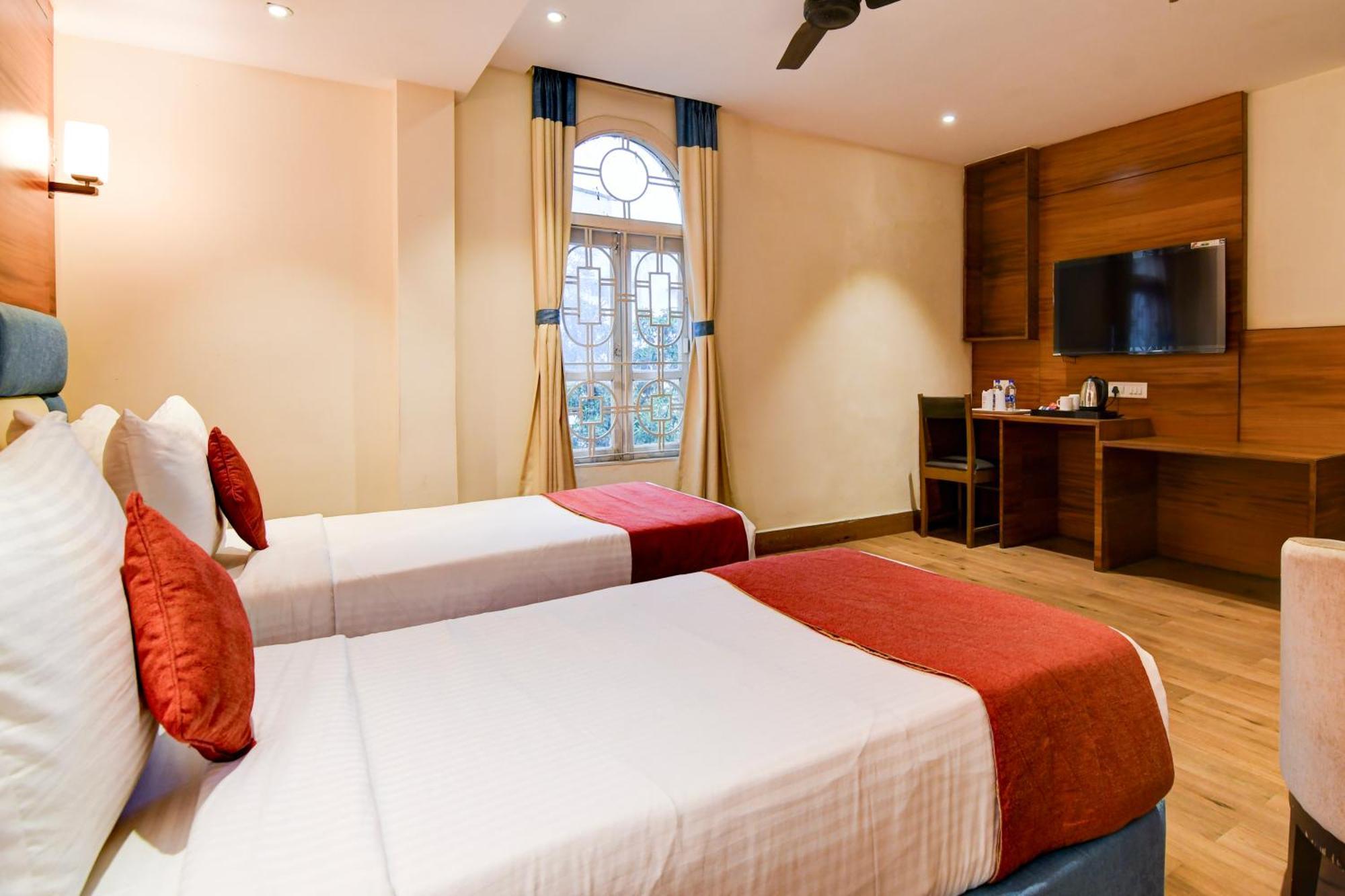 Hotel King'S Crown Колката Екстер'єр фото