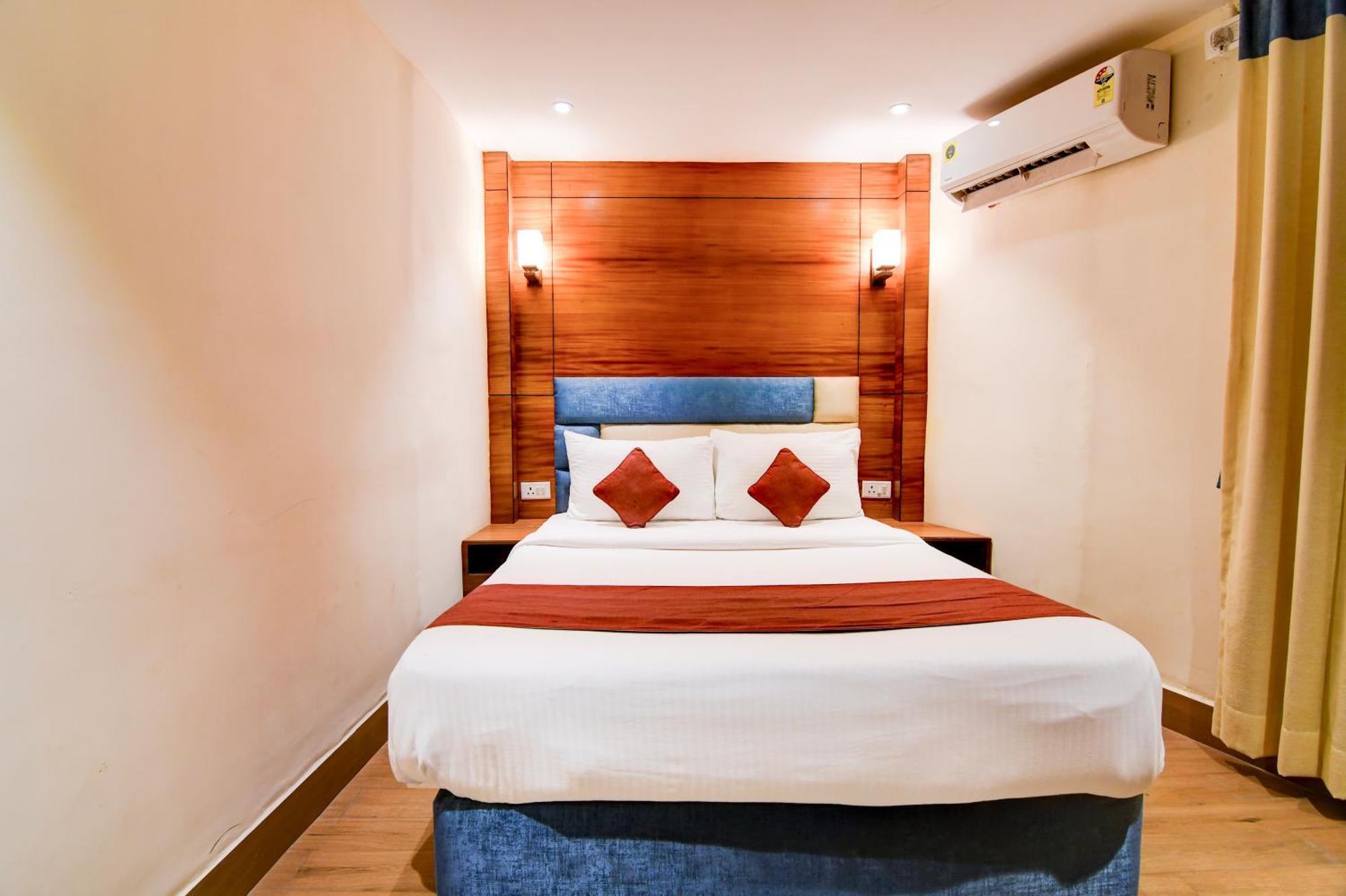 Hotel King'S Crown Колката Екстер'єр фото