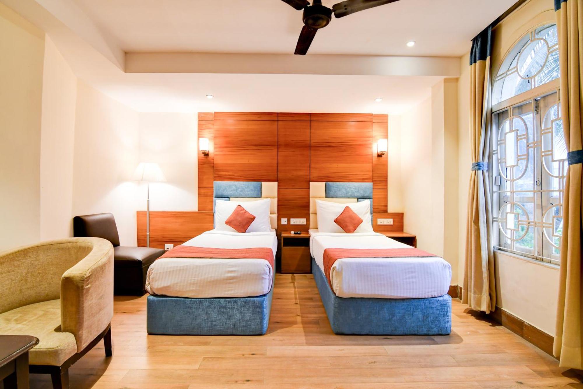 Hotel King'S Crown Колката Екстер'єр фото