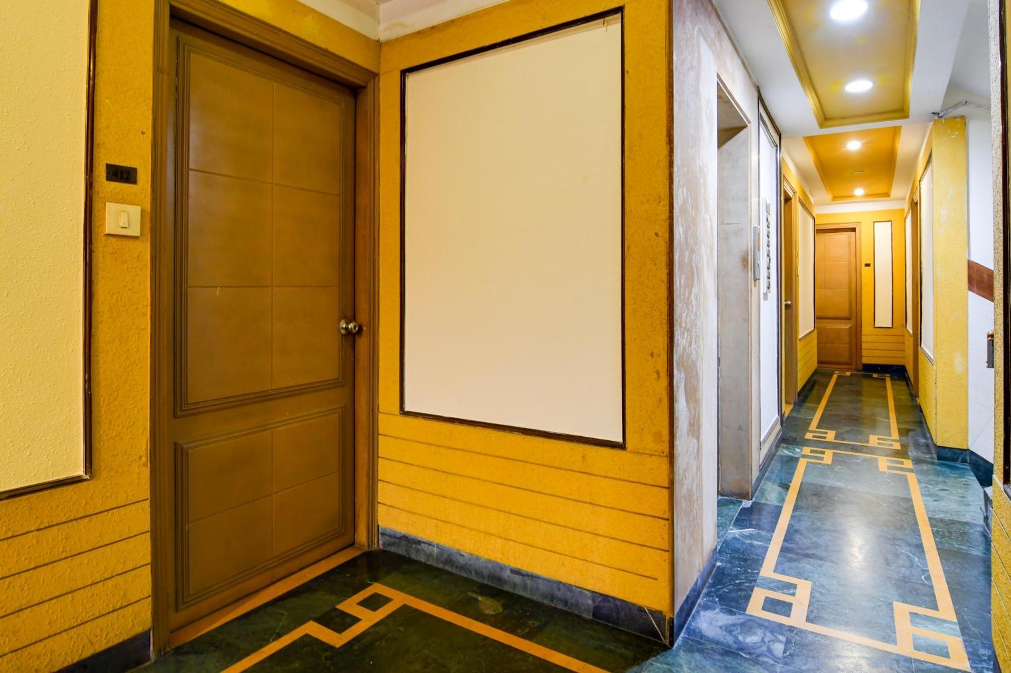 Hotel King'S Crown Колката Екстер'єр фото
